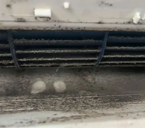 石渠空调吹的风有股烧焦味是怎么回事